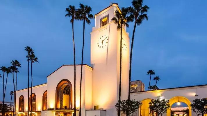 关于旅行景点的一本书 (关于景点的一本书)