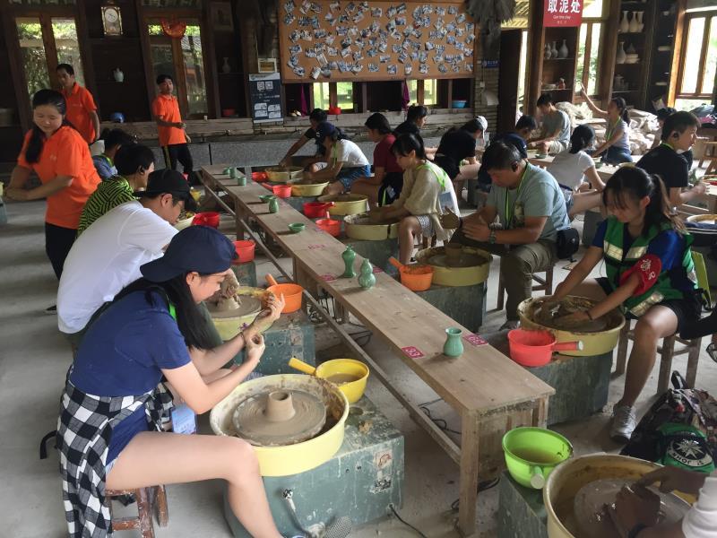 “青春飞扬”号龙泉问瓷炼剑