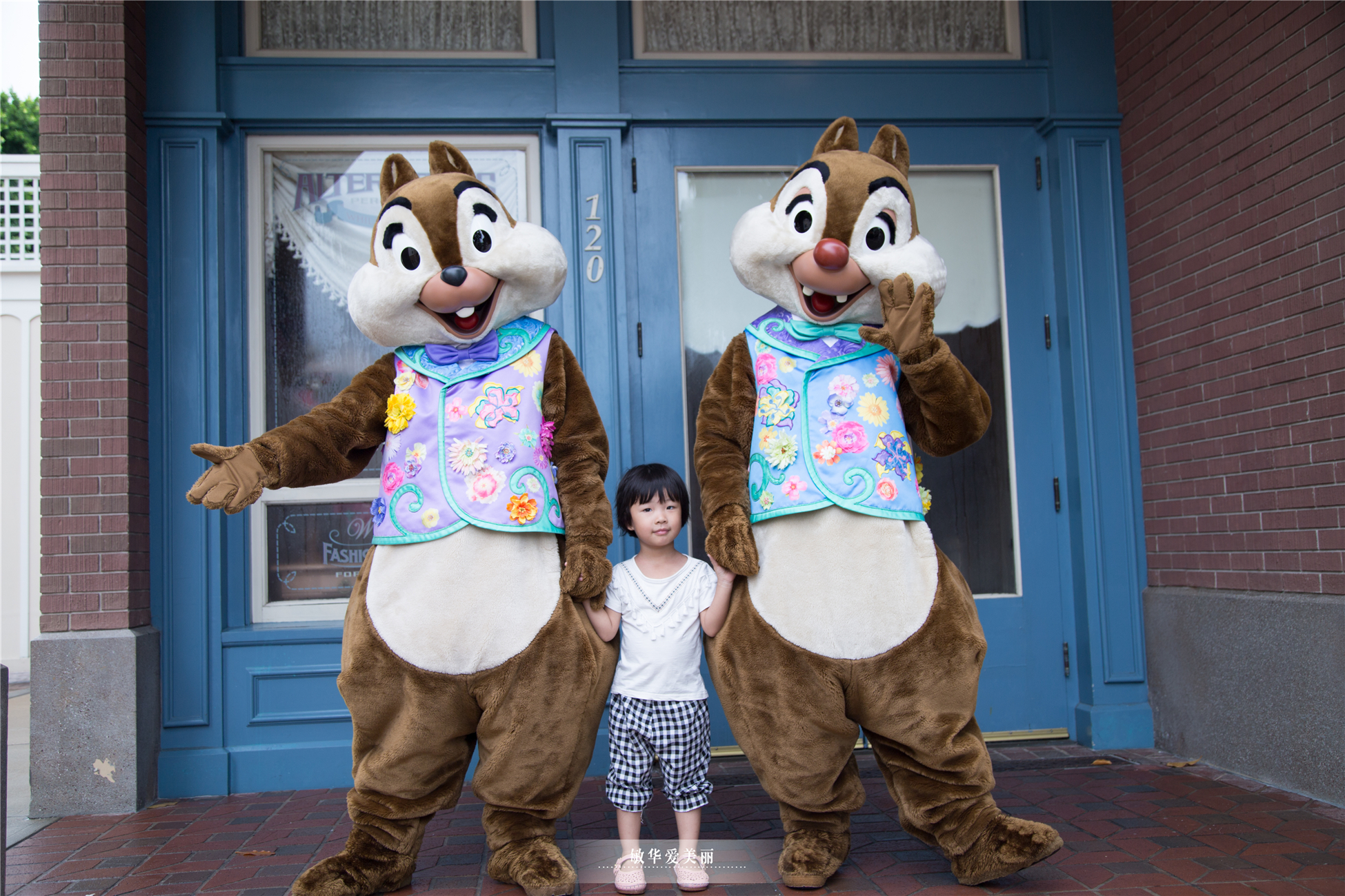 香港迪士尼门票深港联游,香港迪士尼2大1小亲子当日套票