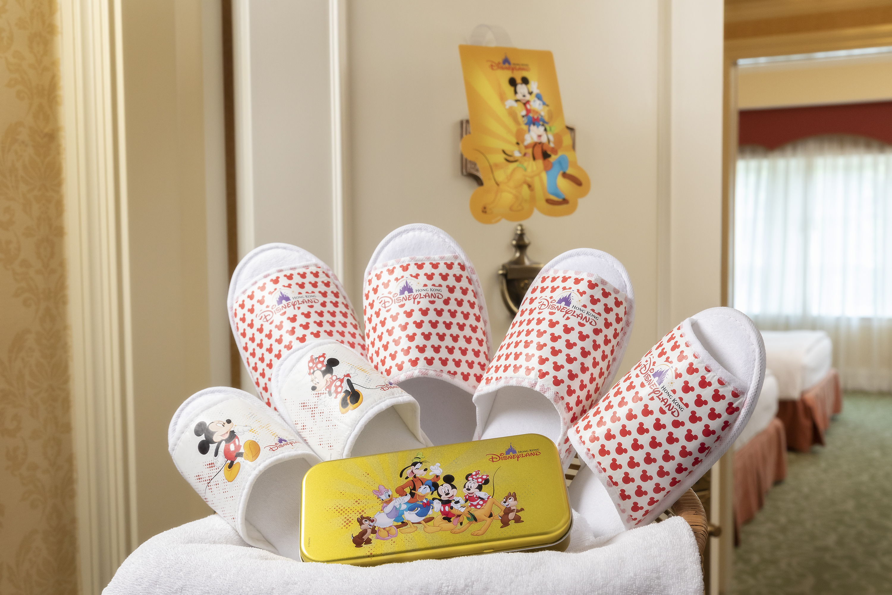 香港迪士尼门票深港联游,香港迪士尼2大1小亲子当日套票