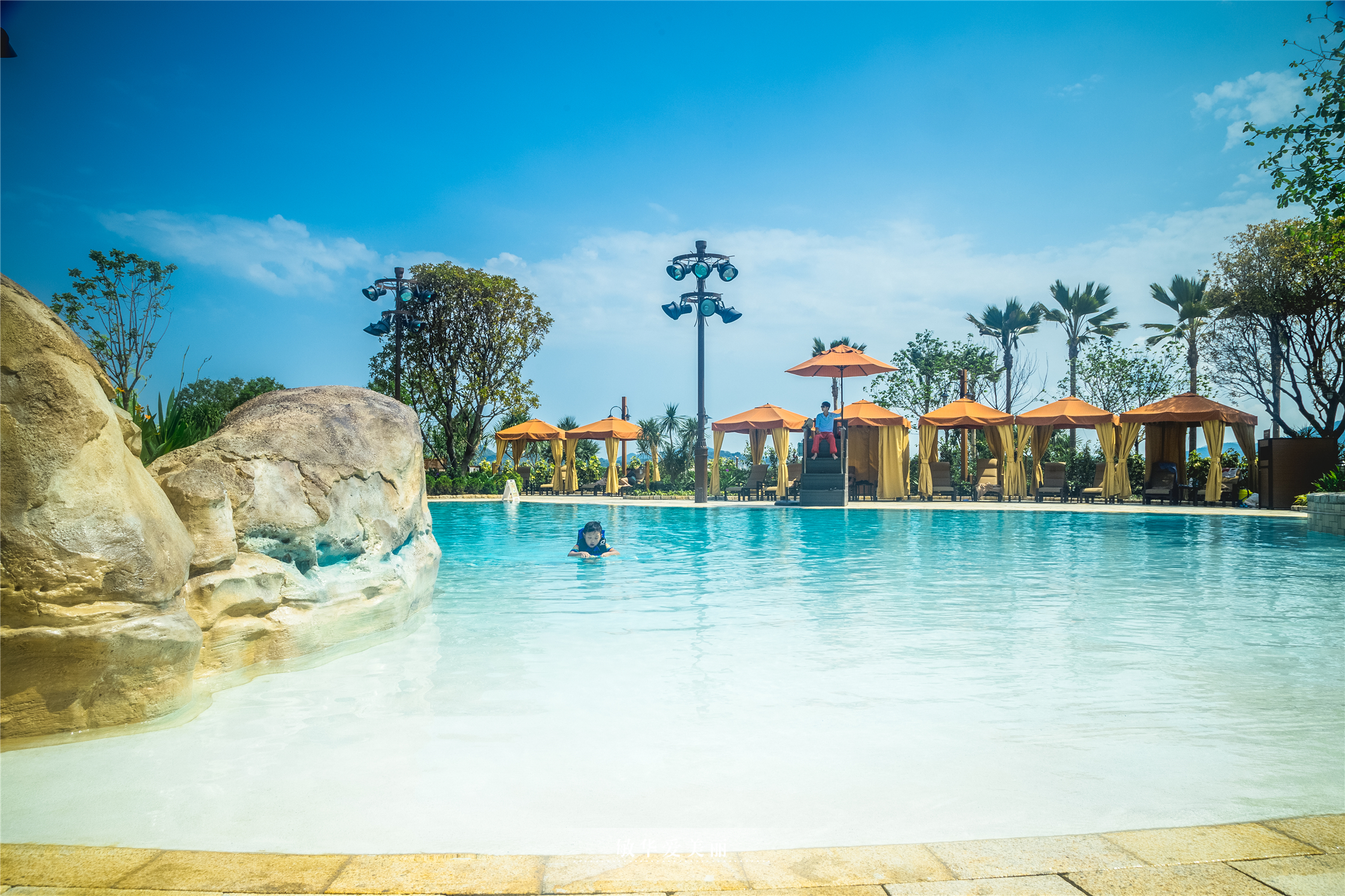 香港迪士尼门票深港联游,香港迪士尼2大1小亲子当日套票