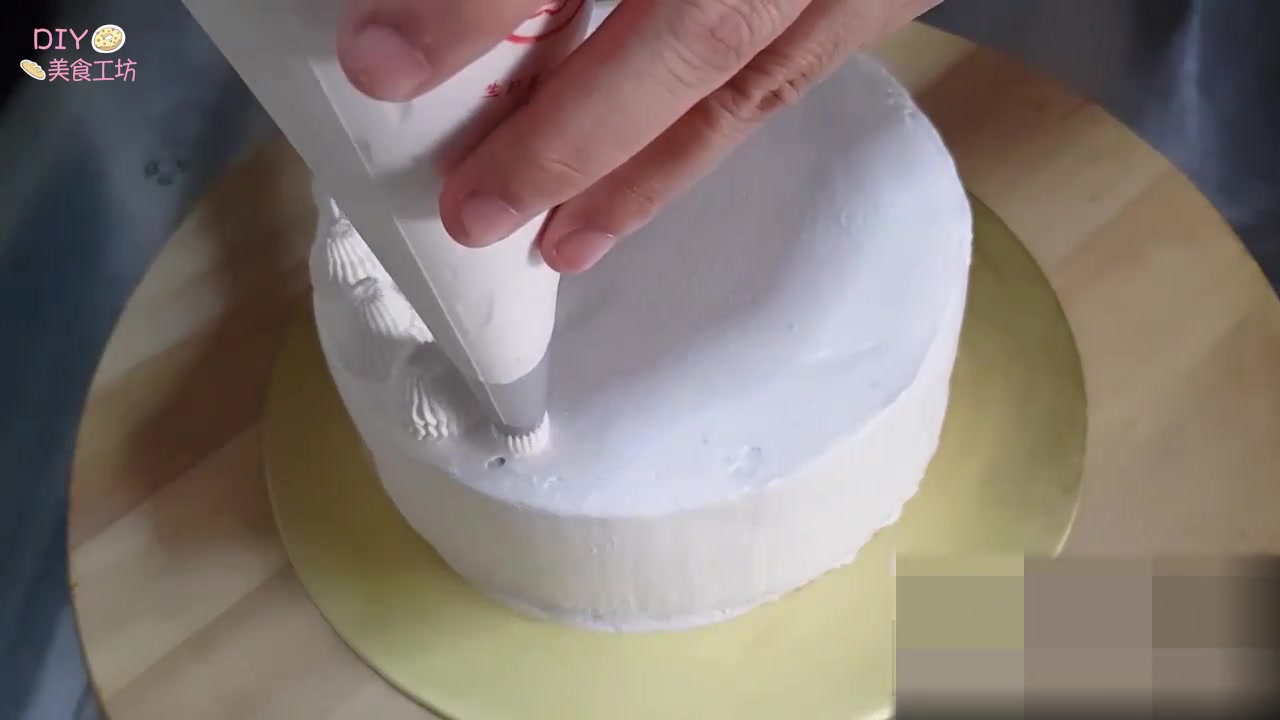 烘焙生日蛋糕制作视频全过程,烘焙生日蛋糕的做法