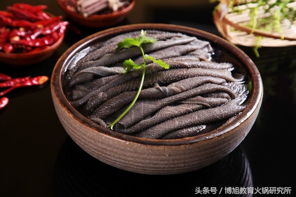 重庆火锅的毛肚是生的还是熟的,重庆火锅的鲜毛肚有什么特点