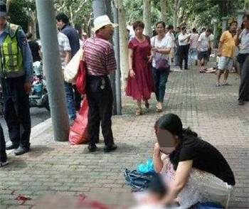 讲真,养大一个孩子,太不容易!