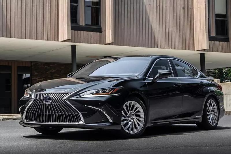 放弃奥迪a6选择雷克萨斯es300h,放弃大众cc买奥迪a4l