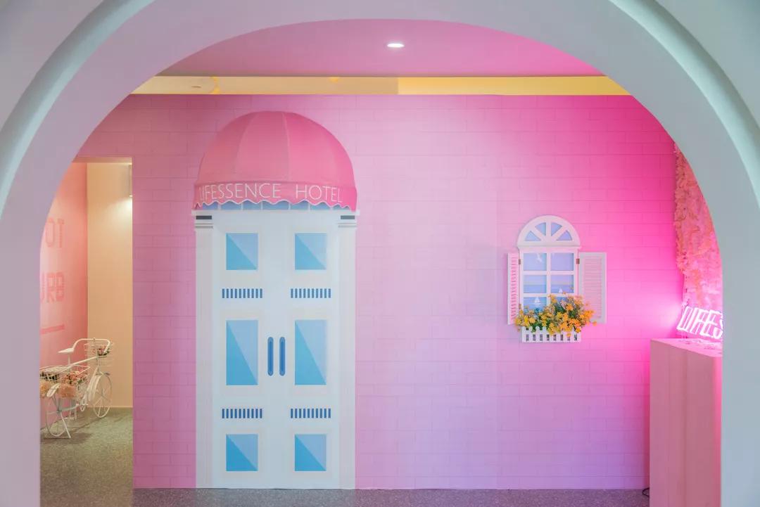 长乐路惊现粉色神秘快闪店！霸屏粉色，即将炸掉你的朋友圈！