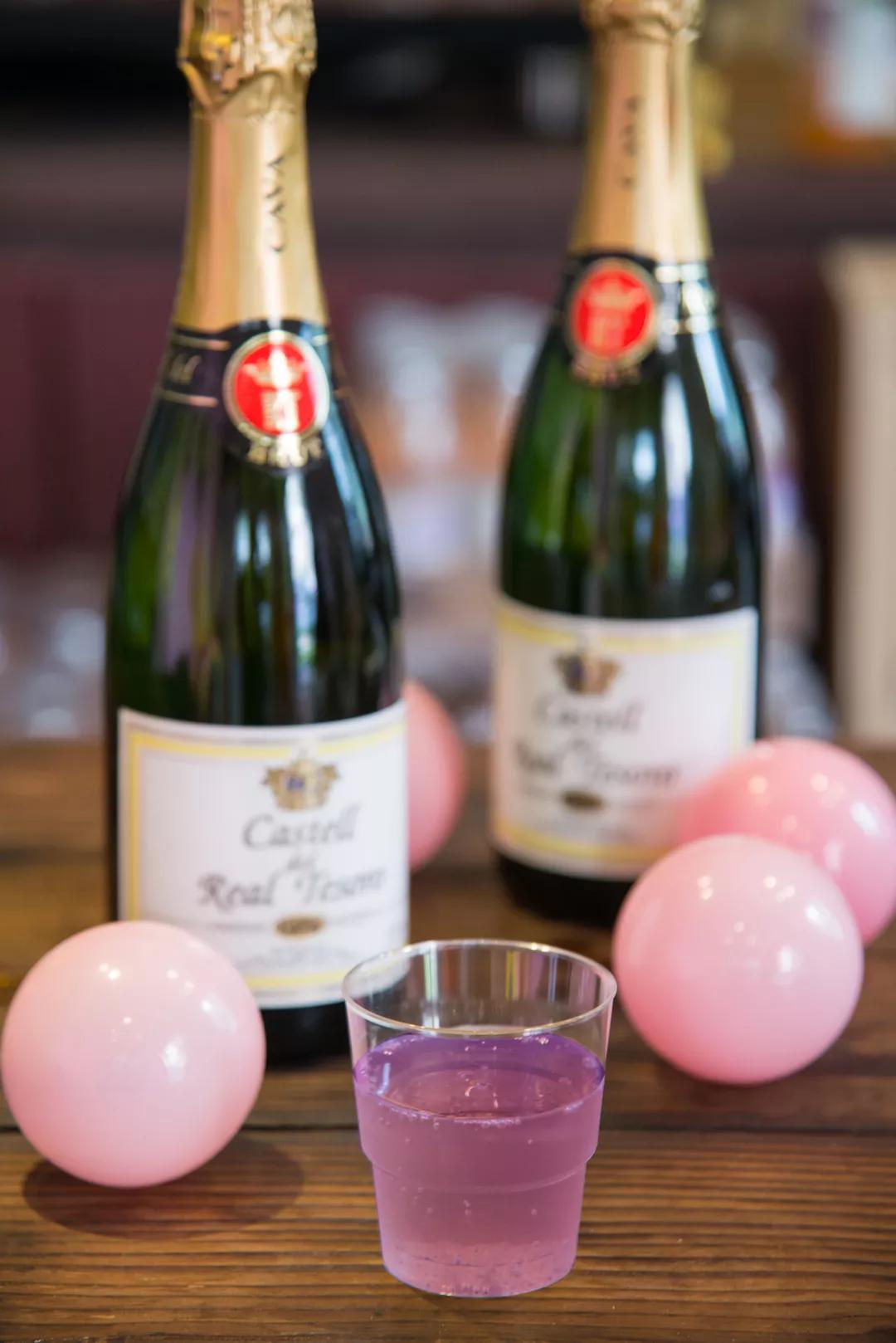 长乐路惊现粉色神秘快闪店！霸屏粉色，即将炸掉你的朋友圈！