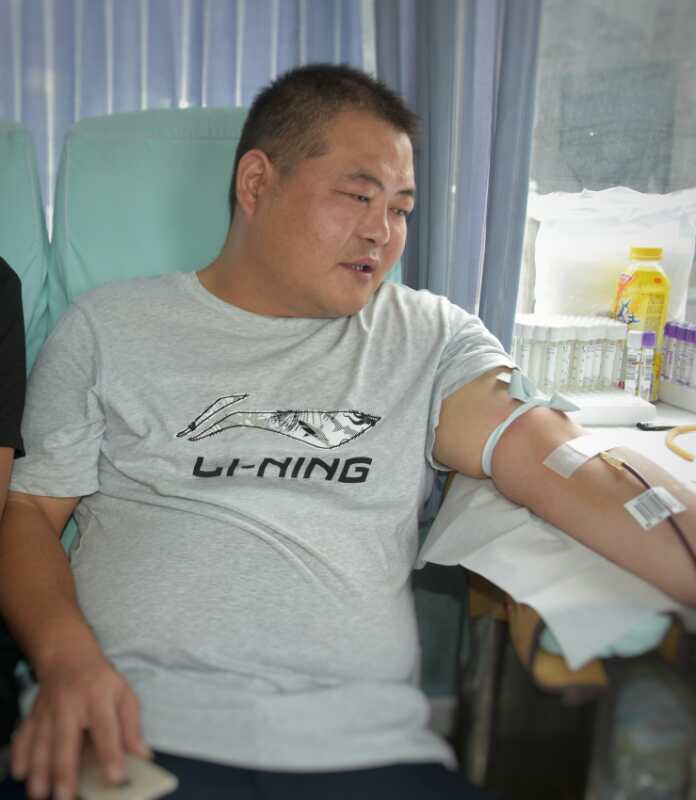 白衣天使无偿献血爱心传递,无偿献血传递爱心有爱就有希望