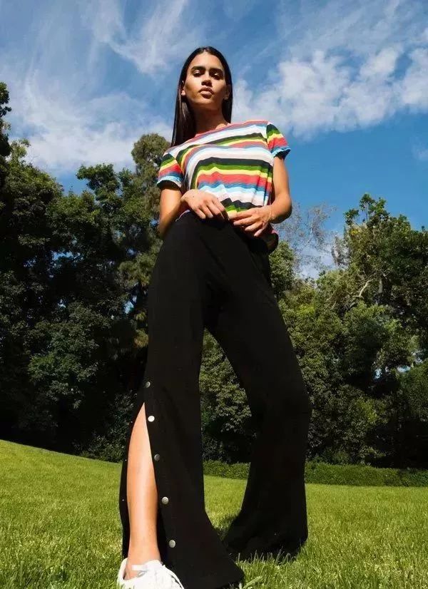 宽条纹和细条纹搭配,黑白条纹和白黑条纹怎么搭配