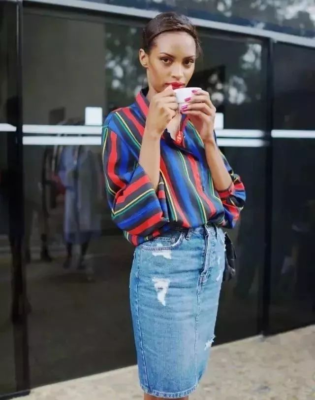 宽条纹和细条纹搭配,黑白条纹和白黑条纹怎么搭配