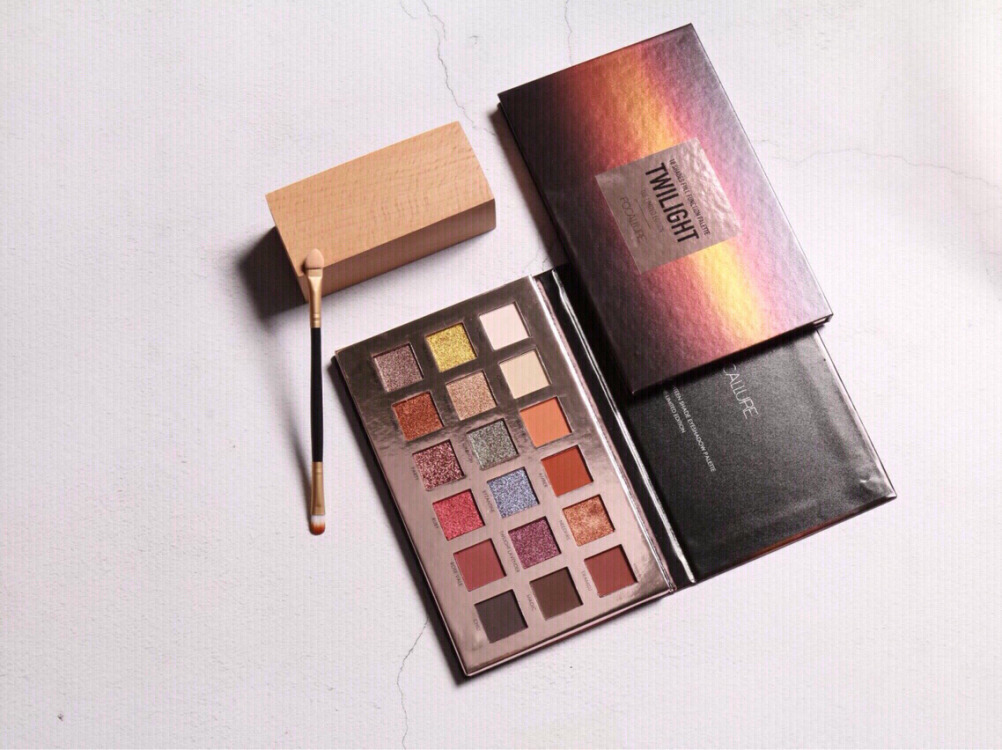 又火又好看又便宜的眼影盘,贫民窟初学眼影盘推荐