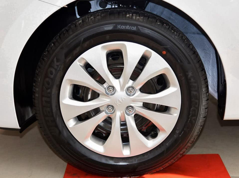 飞度威驰对比,飞度与新款威驰