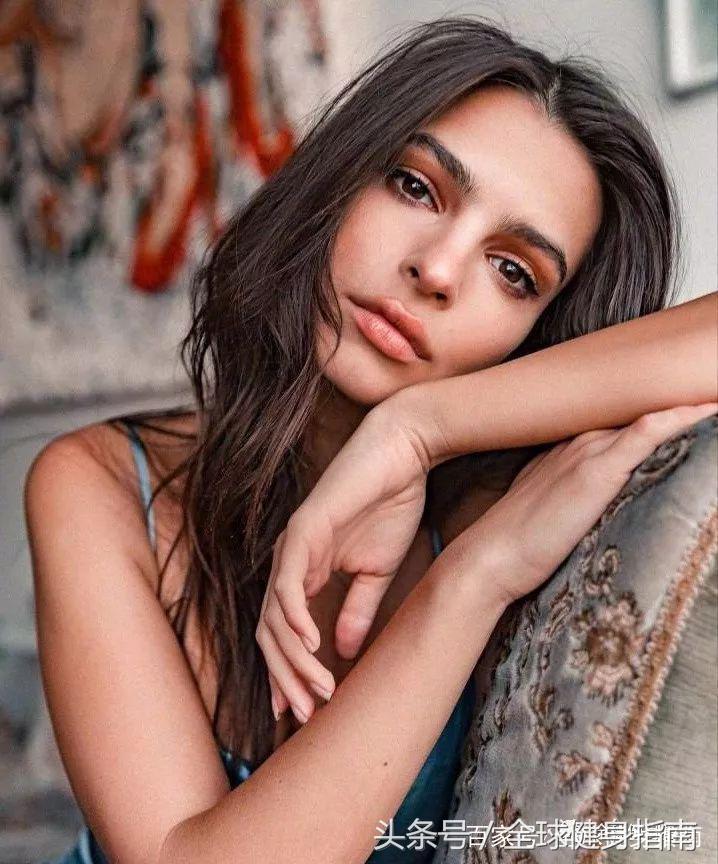 12岁就C*杯罩**，因为胸太大被维密嘲讽，健身网红圈的教科书！