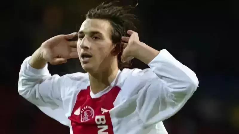 霸气的伊布视频,伊布有多霸气