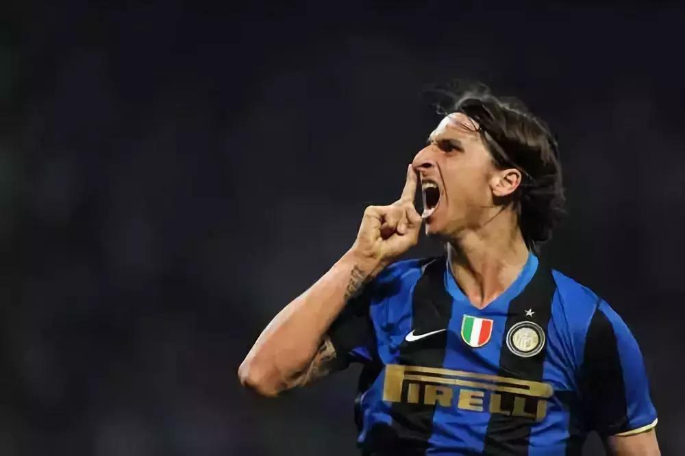 霸气的伊布视频,伊布有多霸气