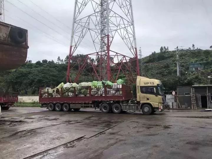 这些被丢弃的旧衣服,惊呆外国人的中国便宜货
