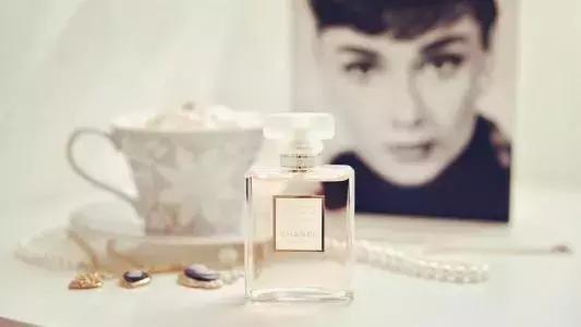 你不知道的化妆品小妙招 (化妆品使用过程中的小窍门)