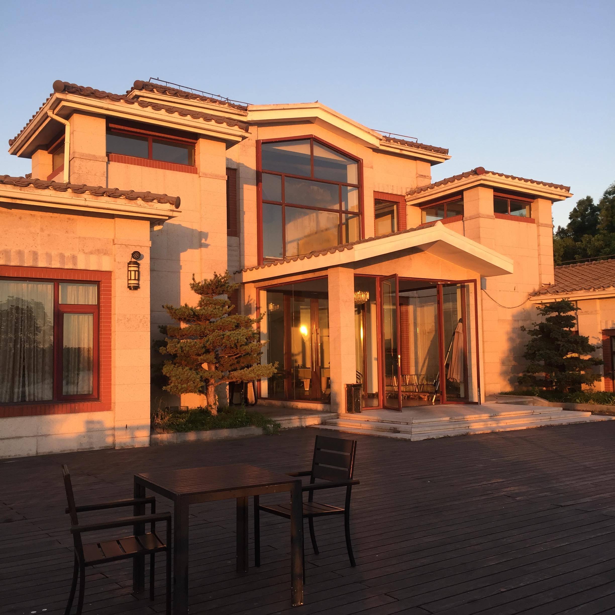 一家人聚在一起好好开心,一家人聚在一起温馨吃饭