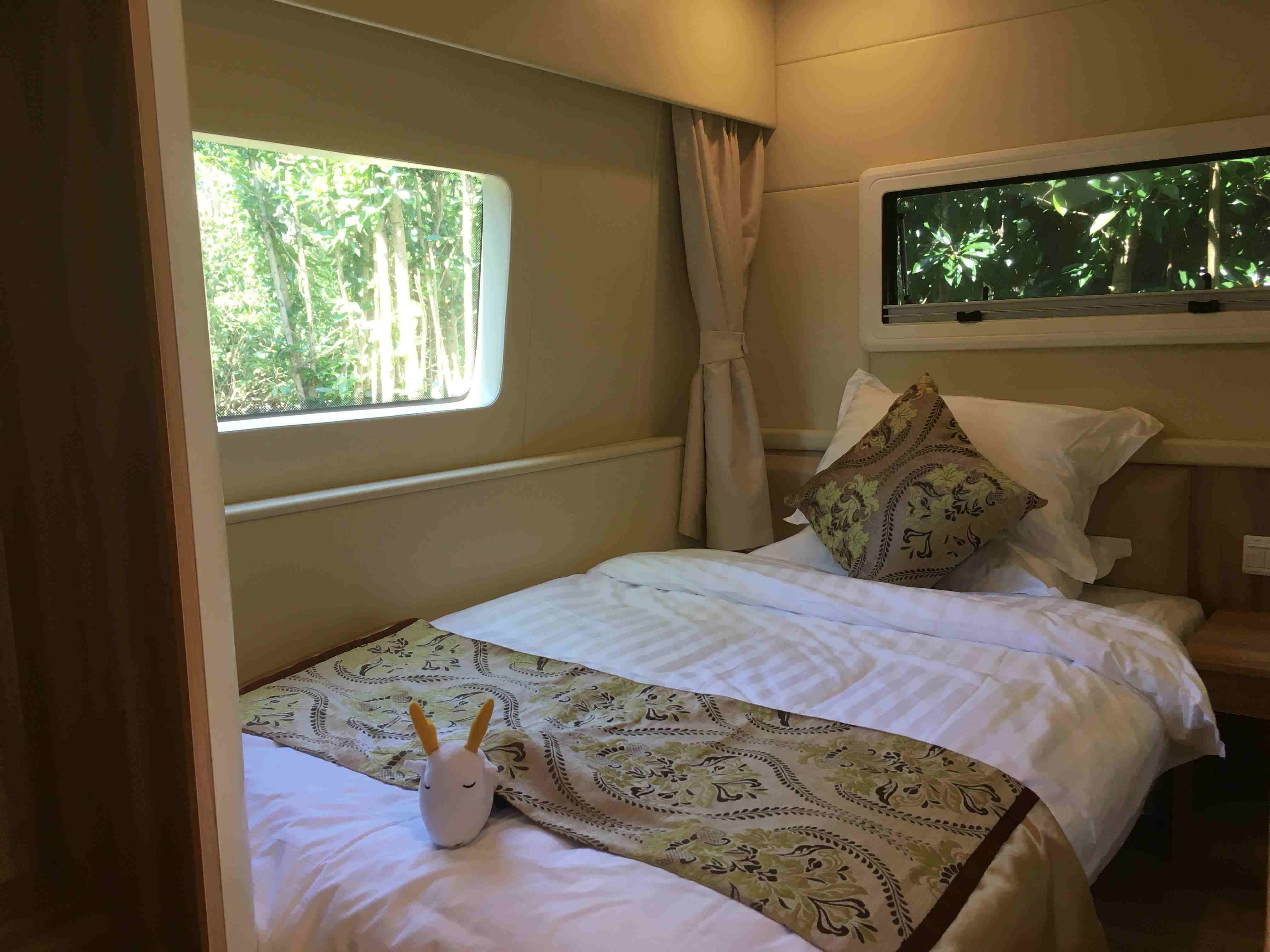 一家人聚在一起好好开心,一家人聚在一起温馨吃饭