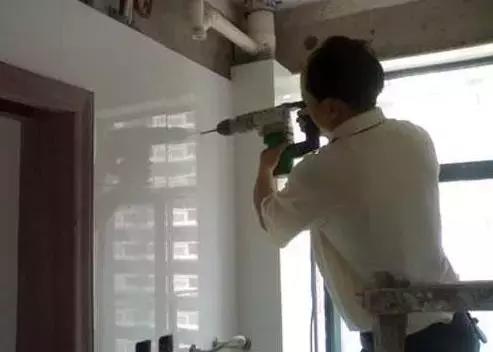 装修地面扫平有裂缝怎么办,装修开槽坑坑洼洼怎么办