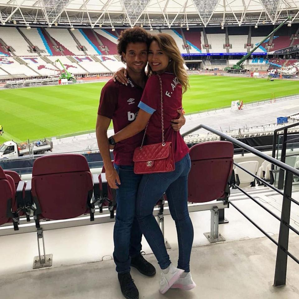 美女与野兽?英超西汉姆天价新将的完美女友了解一下