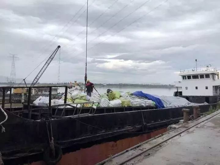 洋垃圾被海关查获,1万吨洋垃圾退运出境