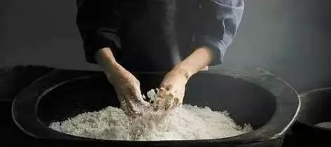 断货半年，抢都抢不到！荣登Cosme榜首，用完肌肤嫩到爆