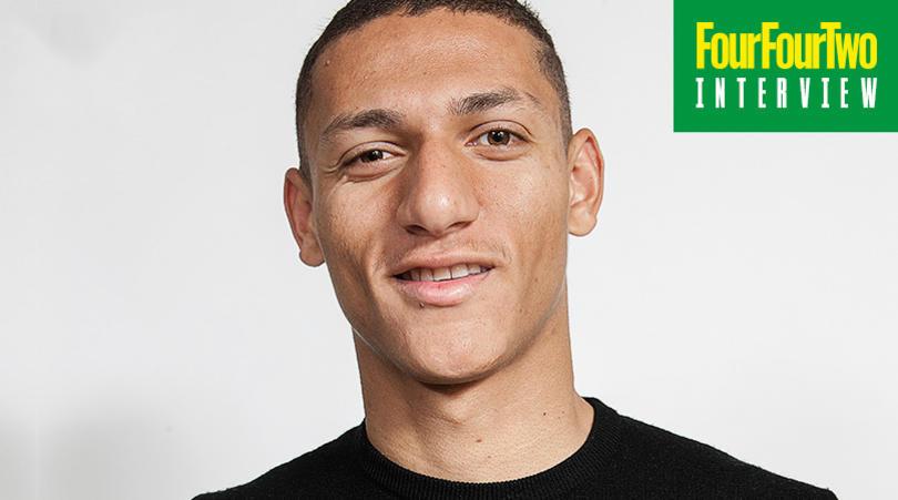 从枪支、*品毒**泛滥的贫民区走来，理查利森能否成为下一个大罗？