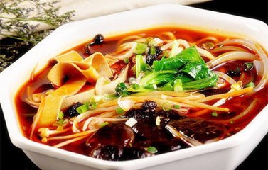 麻辣烫制作售卖技巧,实体店商用白汤麻辣烫技术配方