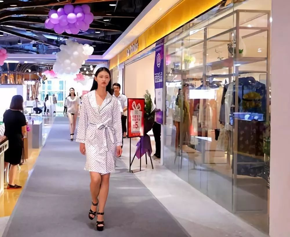 有颜又有料的网红女人街，CBD万达尚街开业啦！