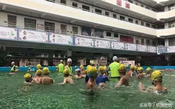 游泳是中小学的必修课吗,游泳是学校综合实践活动吗