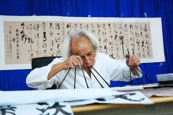 艺术在流浪,艺术在流浪小丑在殿堂是什么意思