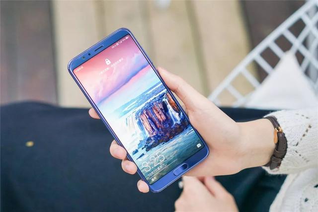 华为“六连降”:麒麟970+GT技术+64GB+双摄+NFC功能,仅1999