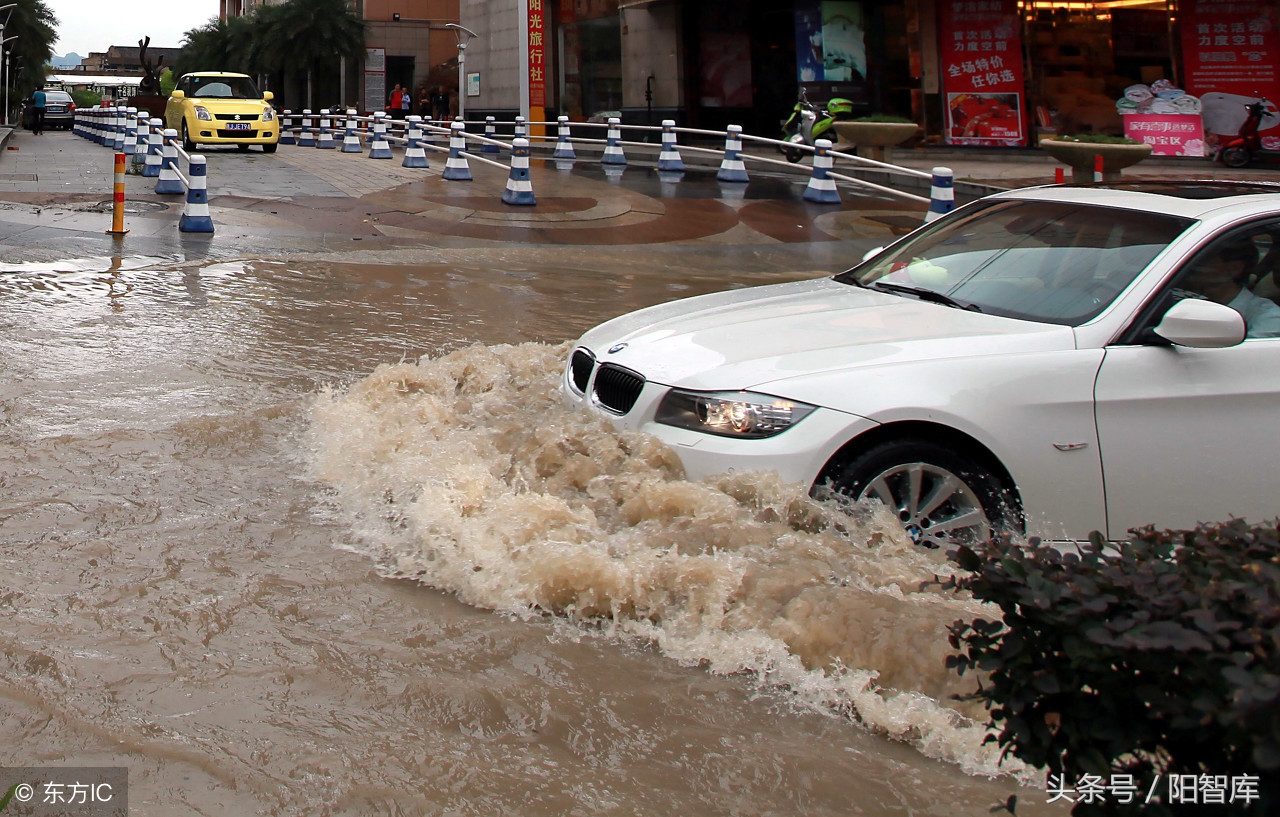 汽车过水熄火怎么处理重新启动,发动机过水自动熄火怎么办