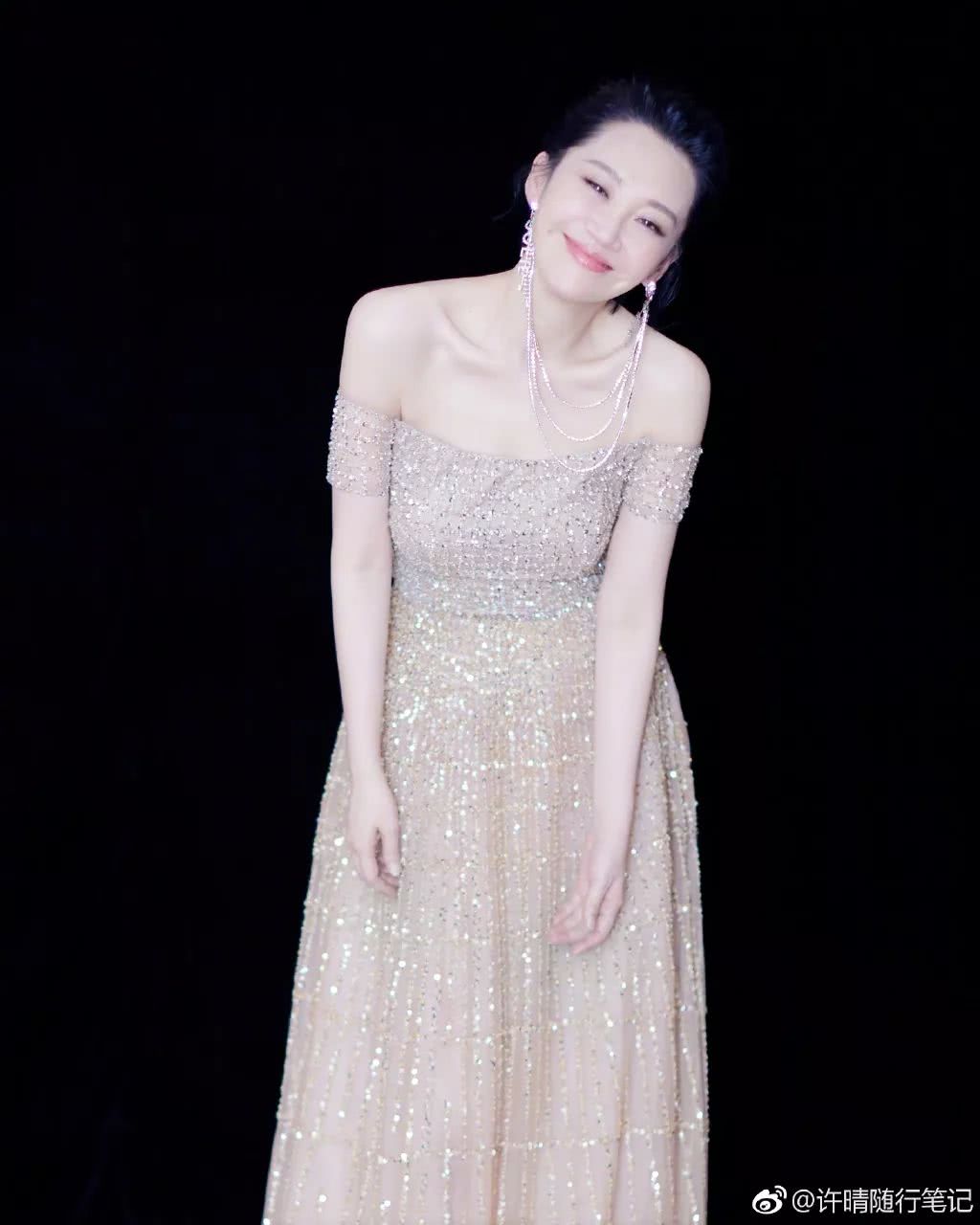 被50岁许晴的臀刺激了!美臀杀,我只服“许晴趴”