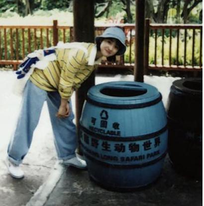 沈月清纯初恋脸,沈月看起来像个高中生的照片