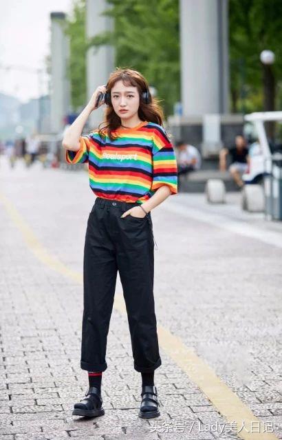 经典条纹单品时尚达人怎么穿,黑白条纹怎么穿不土气
