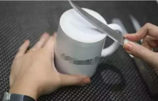 生活小窍门:菜刀变钝了怎么办?