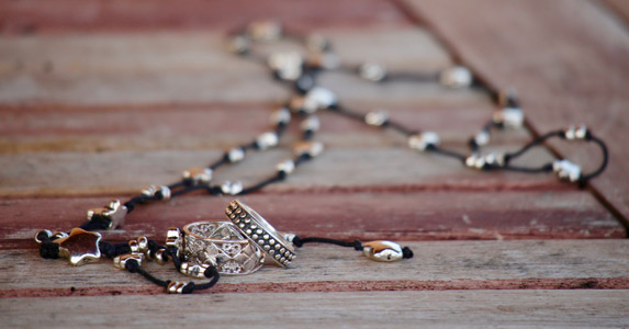 发出喜帖第2天我被绑架，看清绑架者我怒极：前男友