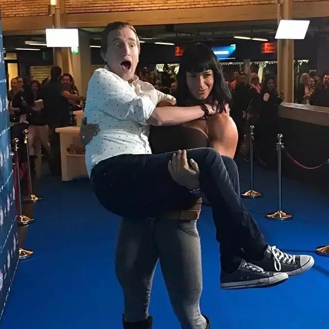 巨石强森真的有190身高吗,巨石强森有没有参加过健美比赛