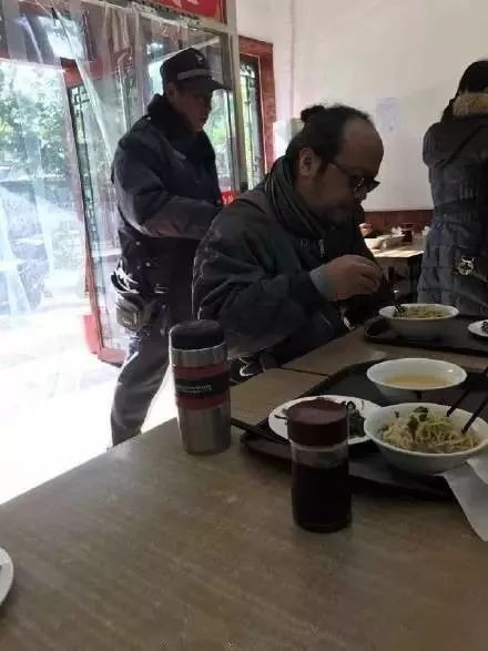 窦唯黑梦专辑发行了多少版本,窦唯黑梦专辑首发发行量是多少