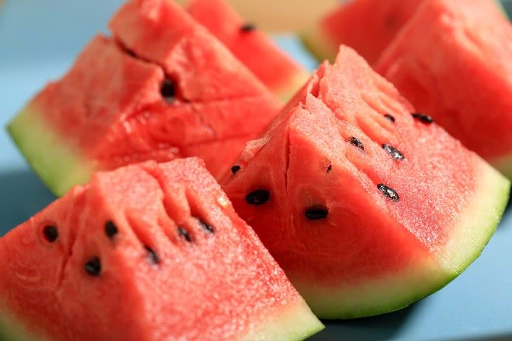 夏天最常吃的2种瓜，效果不同，禁忌不同，吃错了对身体健康不利