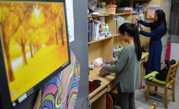 大一女生被舍友针对,女生宿舍被学姐针对后续