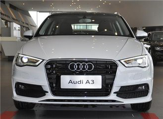 农村小伙为了装逼租豪车出事故,农村小伙4年买回一台奥迪