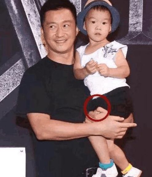 杨紫琼的脚多大,杨紫琼脚趾畸形图片