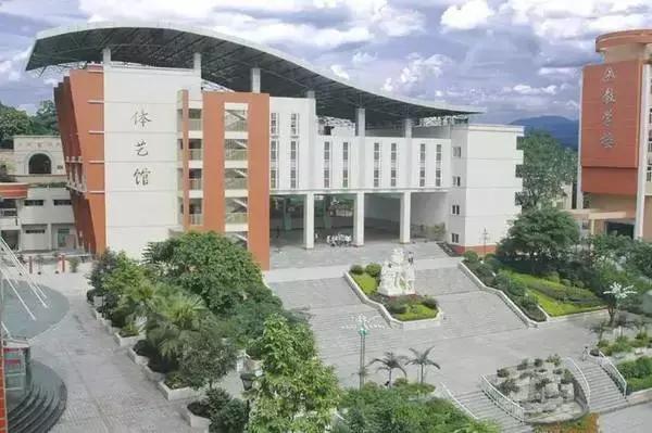 重庆这些“土豪”学校,从幼儿园开始就读不起了……