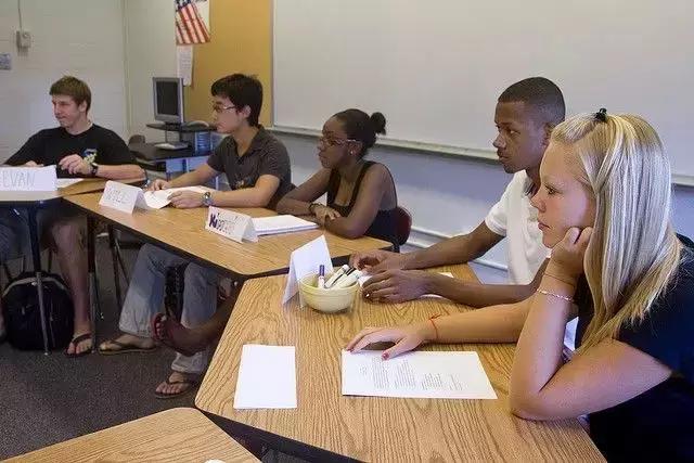 重庆这些“土豪”学校,从幼儿园开始就读不起了……