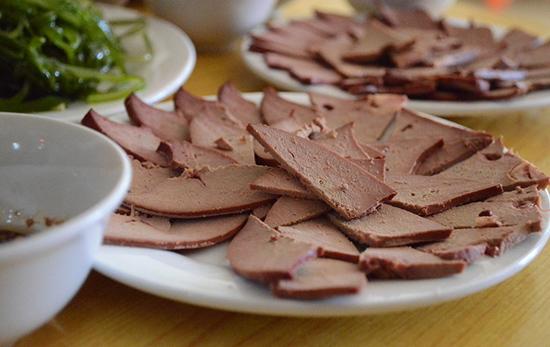 9岁女童无缘无故吐血,9岁女童持续流血2个月确诊患癌