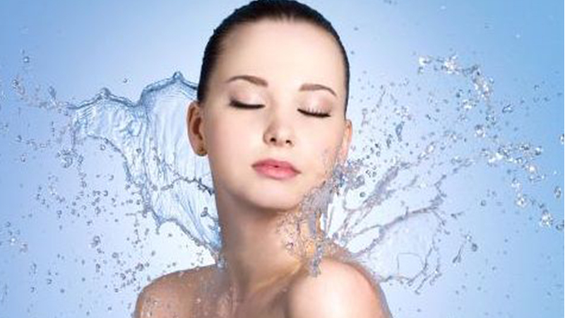 超强补水，越敷越薄的凝胶眼膜