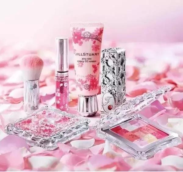 了解高档品牌化妆品,大牌化妆品简单几步就搞定